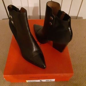 Donald J Pliner Black Boot - Ladies Sz 9